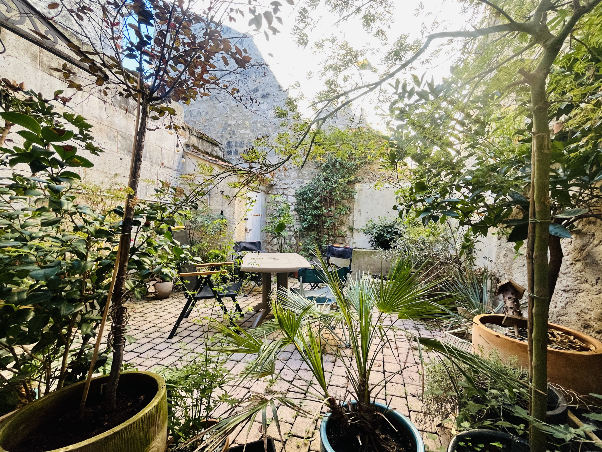Charmante maison de ville 73m2 à Angoulême avec cour.